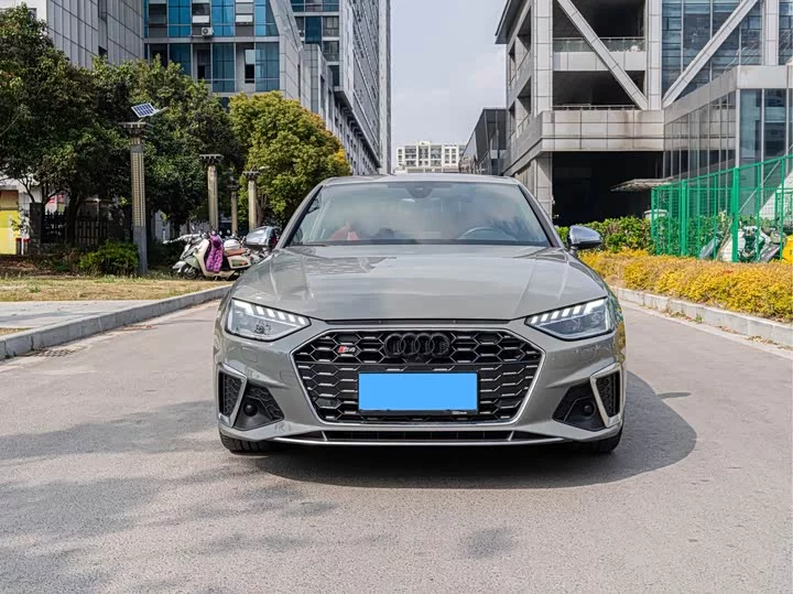 Audi S4