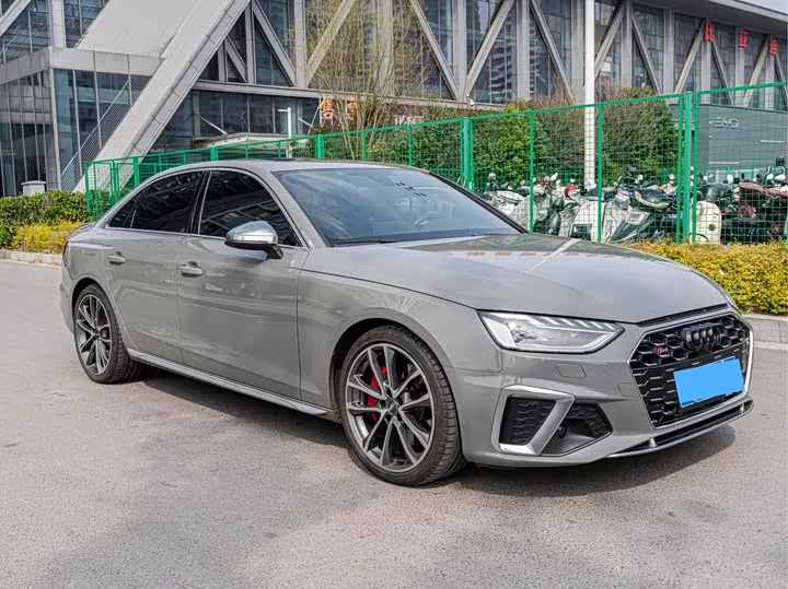 Audi S4
