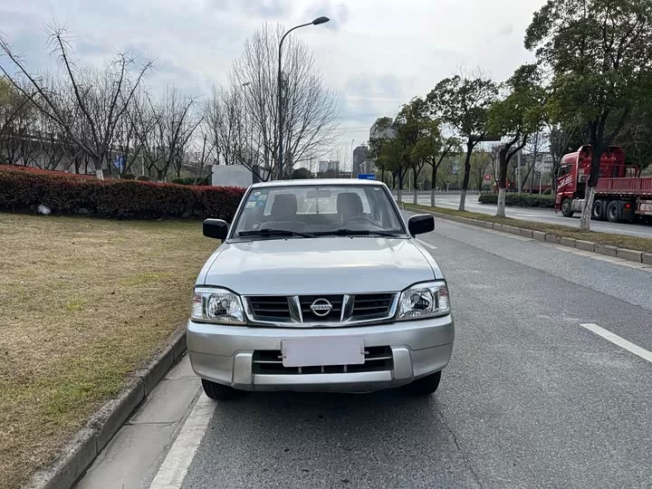 Nissan ZN van