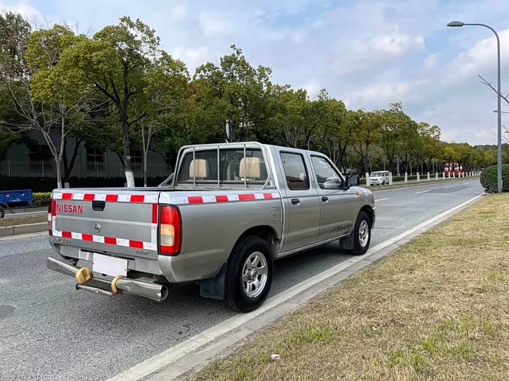 Nissan ZN van