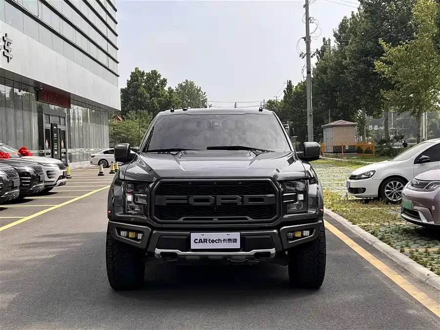 Ford F-150 Raptor