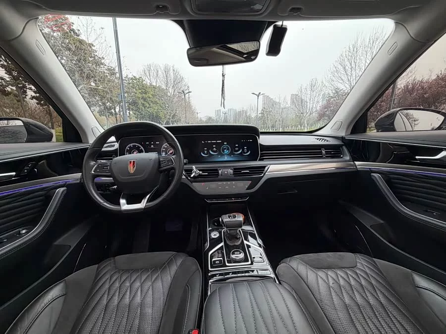 Hongqi HS5