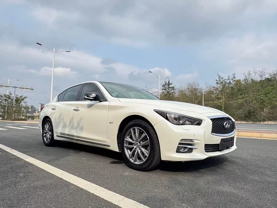 Infiniti Q50L