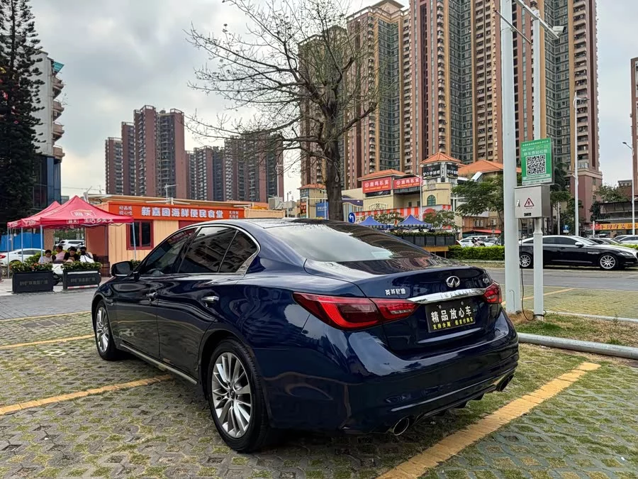 Infiniti Q50L