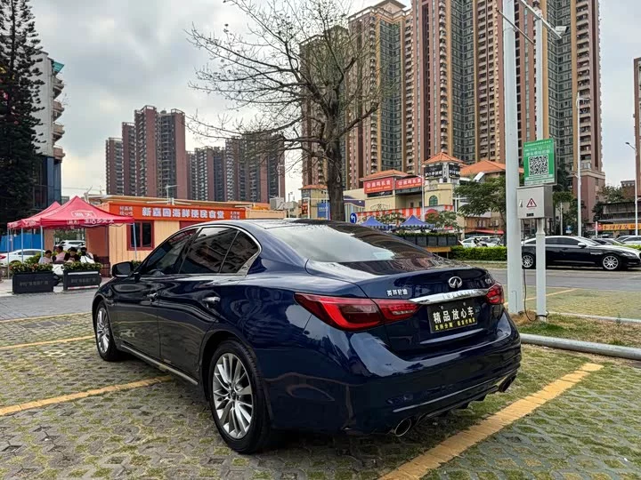 Infiniti Q50L