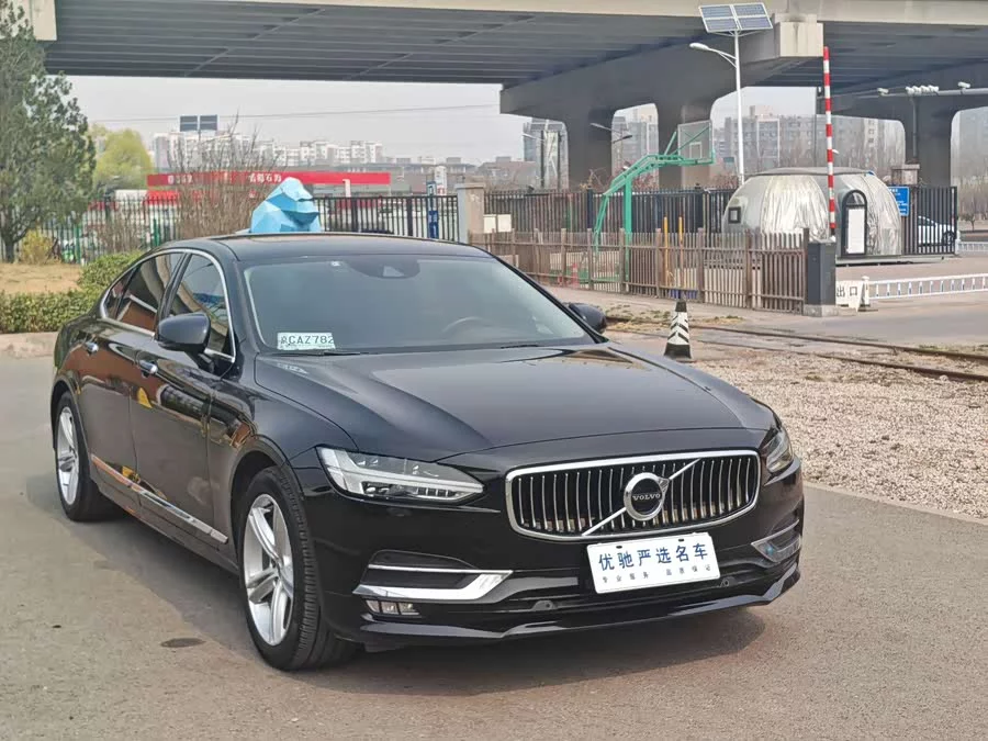 Volvo S90