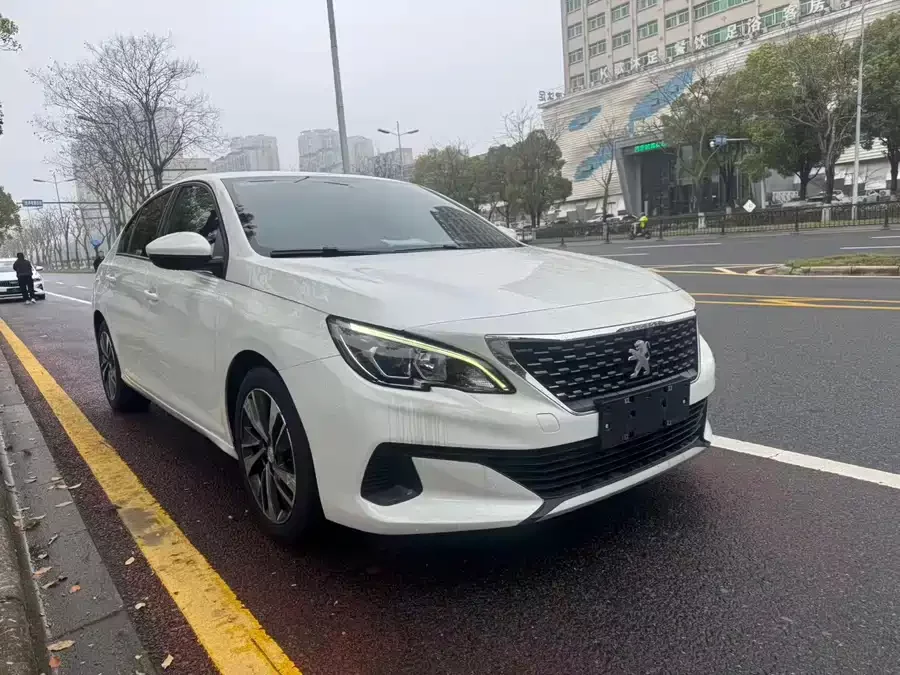 Peugeot 408