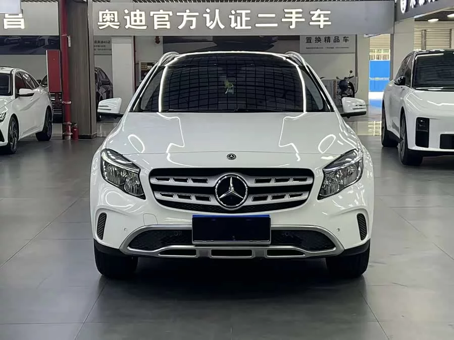 Mercedes Benz GLA