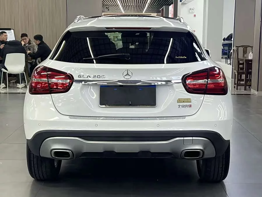 Mercedes Benz GLA