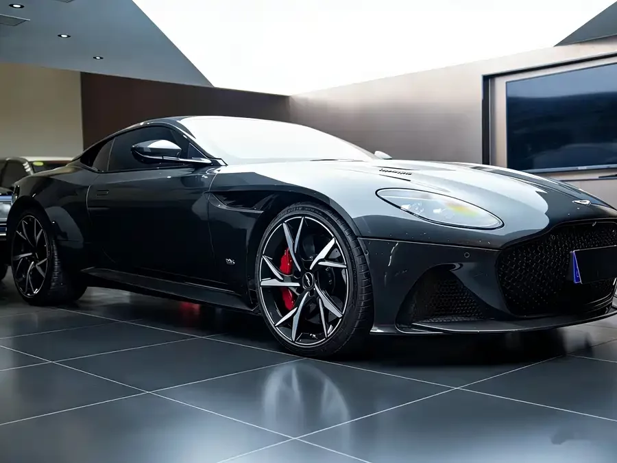 Aston Martin DBS