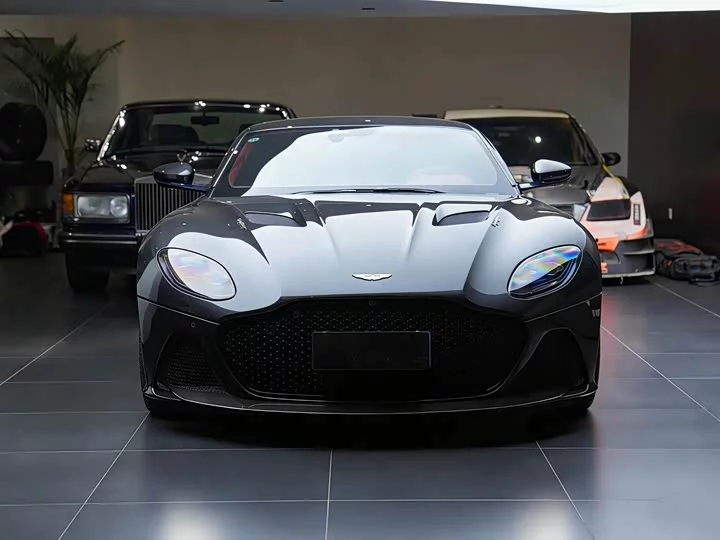 Aston Martin DBS