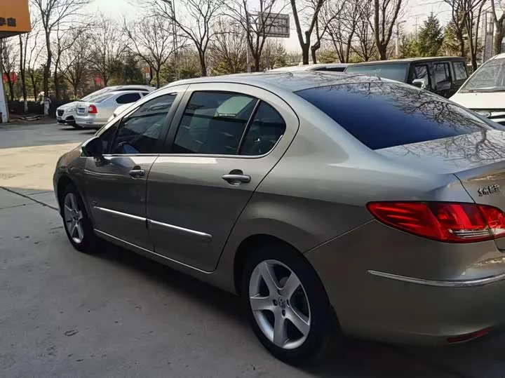 Peugeot 408