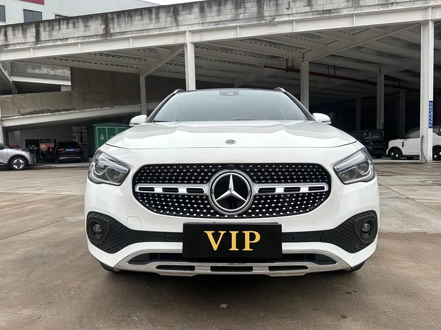 Mercedes Benz GLA
