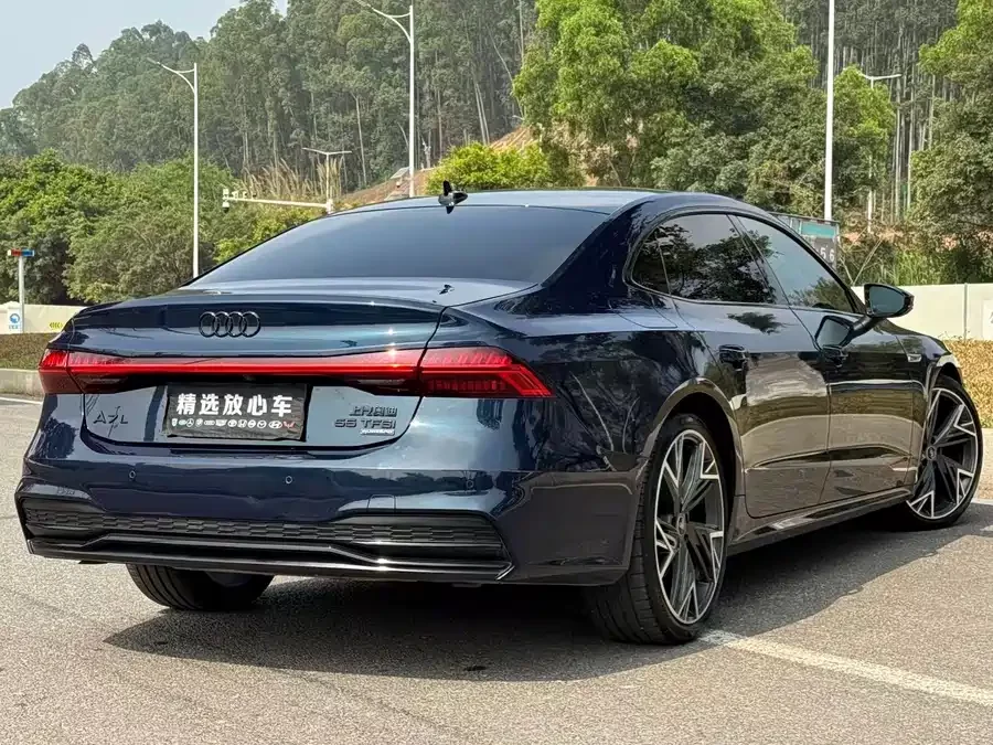 Audi A7L