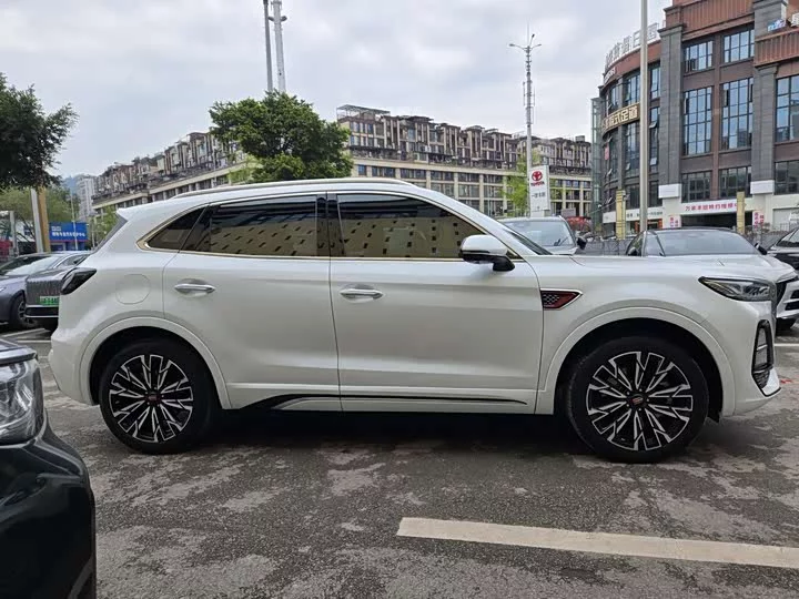 Hongqi HS5