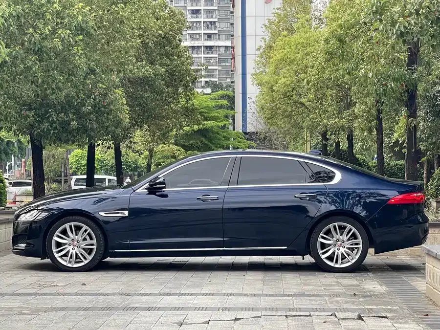 Jaguar XFL