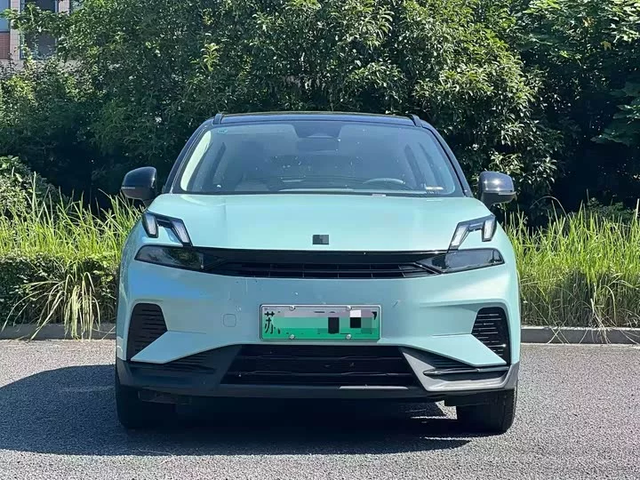 Lynk & Co 06 EM-P