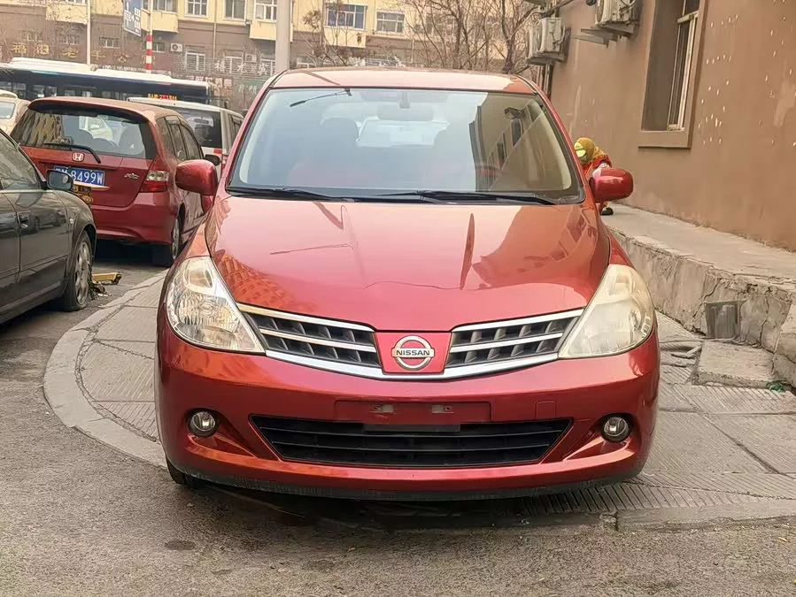 Nissan Tiida