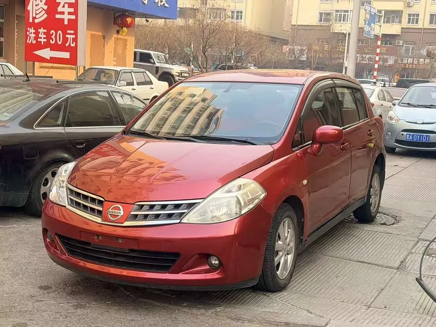 Nissan Tiida