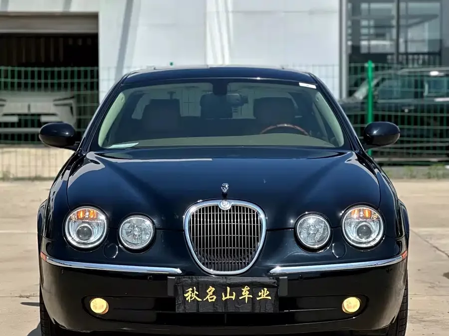 Jaguar S-TYPE