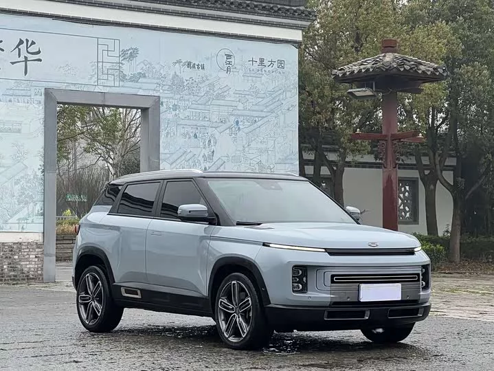Geely ICON