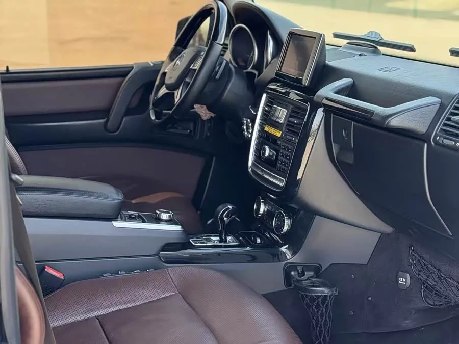 Mercedes Benz G-rated