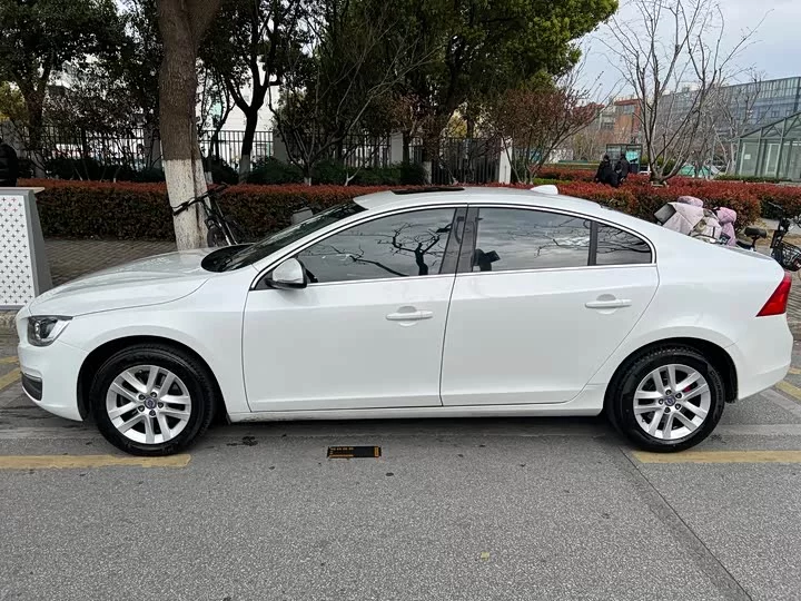 Volvo S60