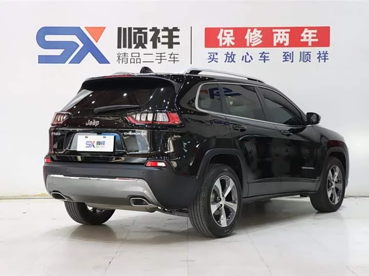 Jeep Cherokee