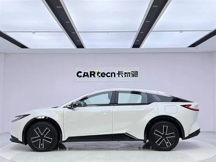 Toyota bZ5