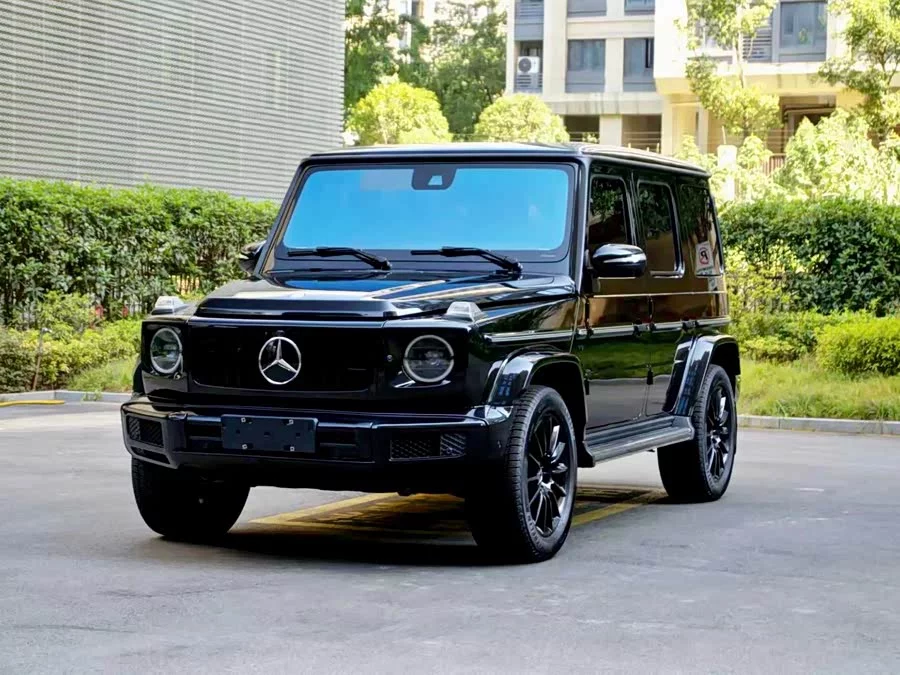Mercedes Benz G-rated