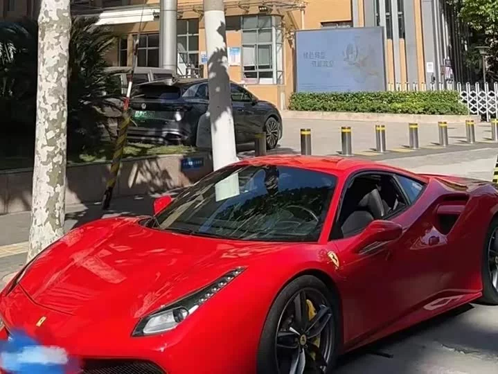 ferrari 488