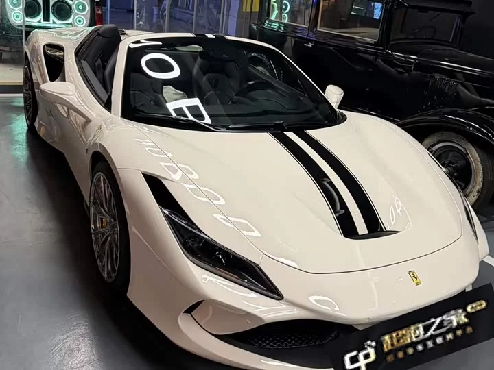 ferrari F8