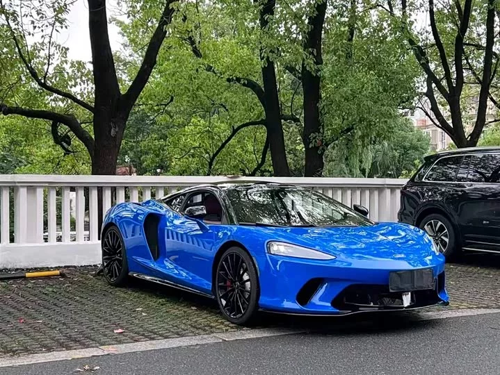 McLaren GT