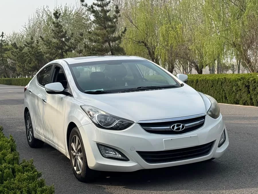 Hyundai Elantra