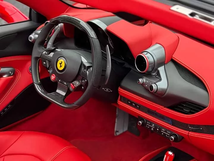 ferrari F8