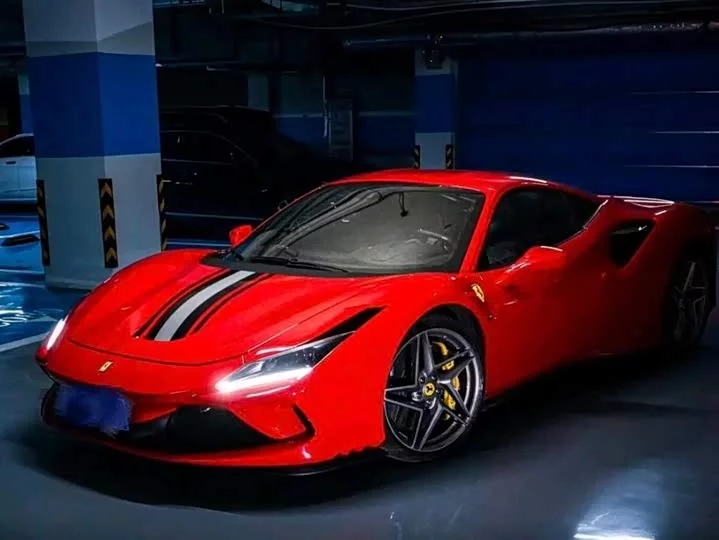 ferrari F8