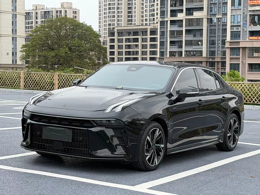 Lynk & Co 03