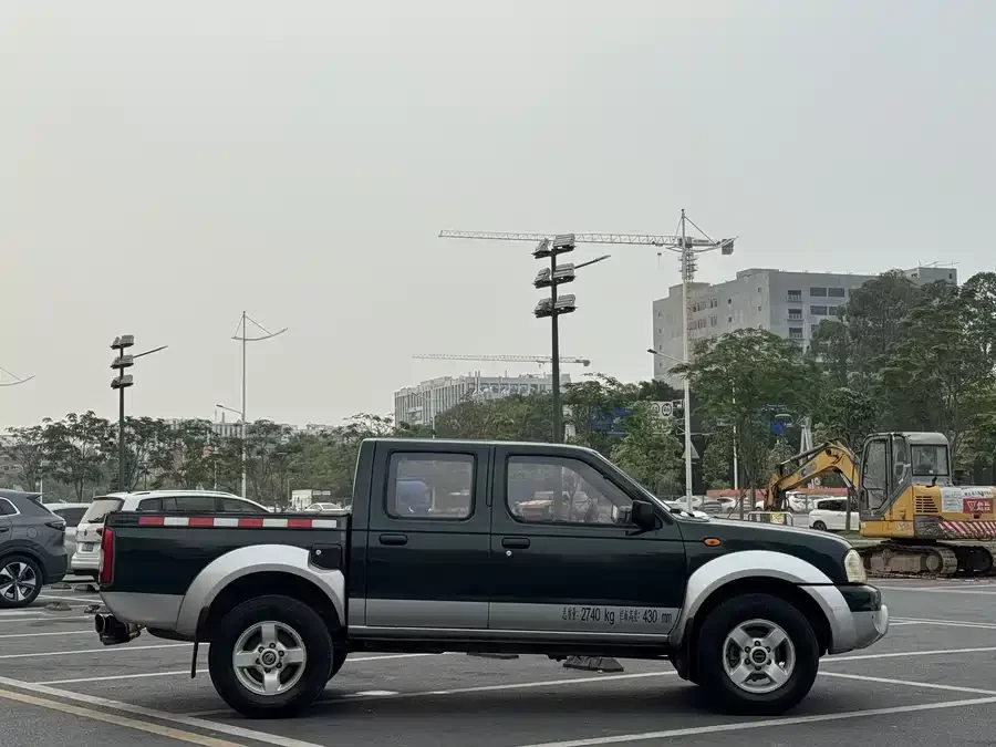 Nissan D22
