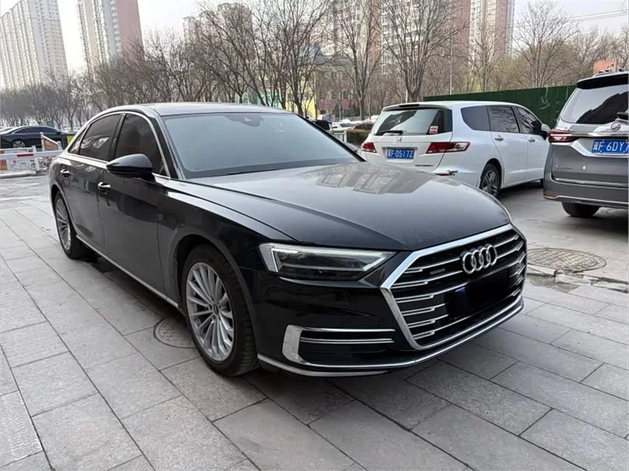 Audi A8