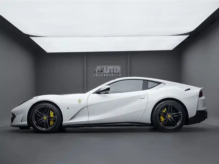 Ferrari 812