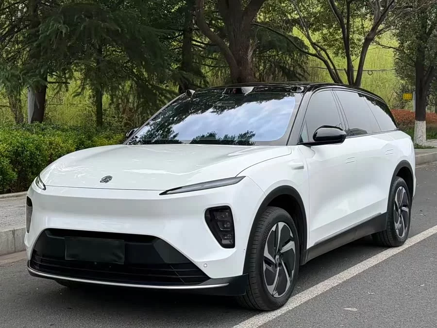 NIO ES8