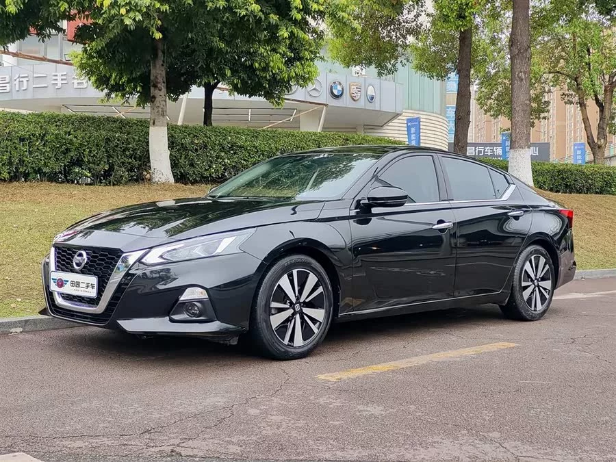 Nissan Teana
