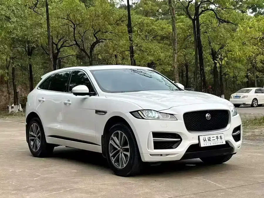 Jaguar F-PACE