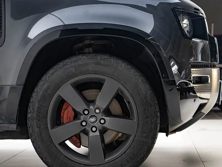 Land Rover guard