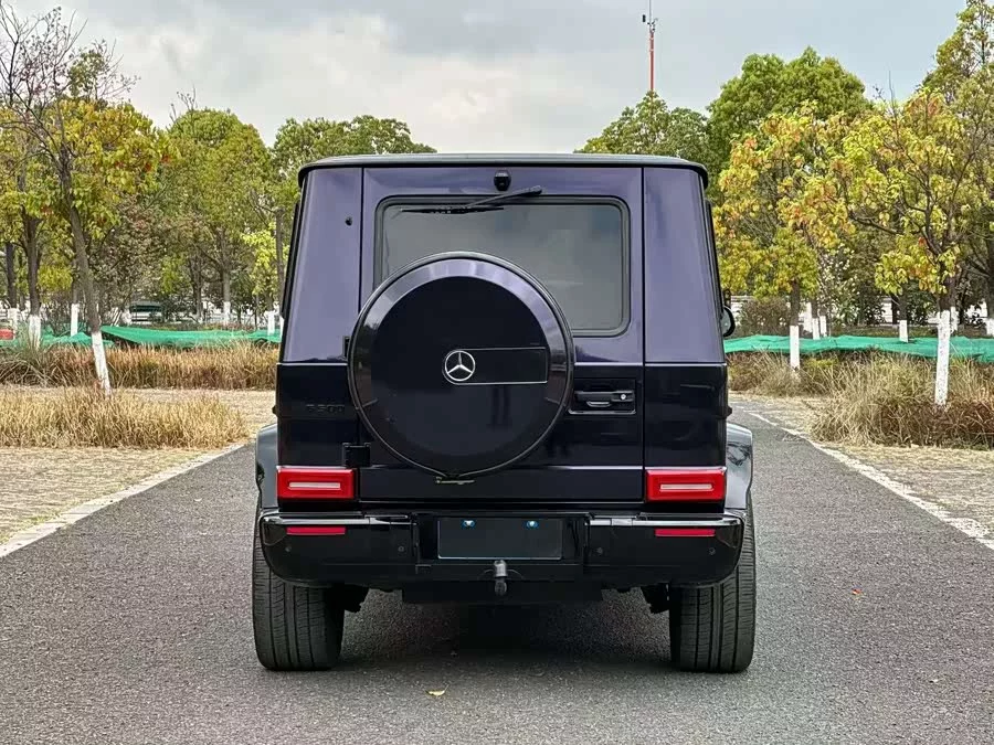 Mercedes Benz G-rated