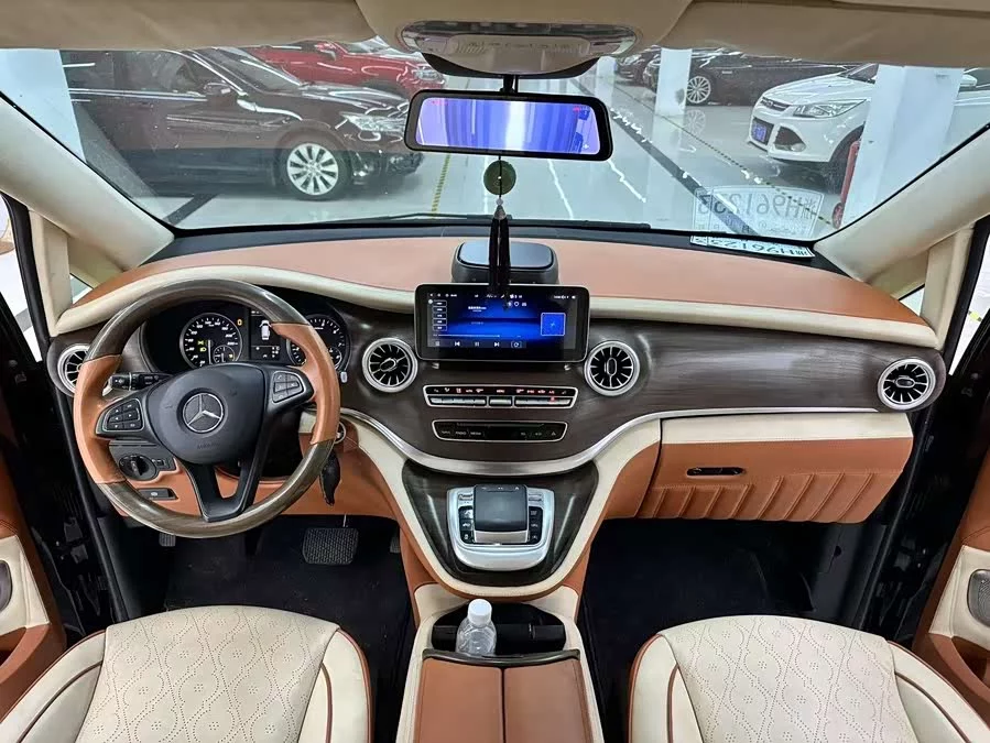 Mercedes Benz Vito