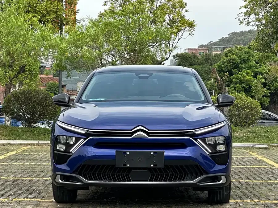 Citroën Versailles C5 X