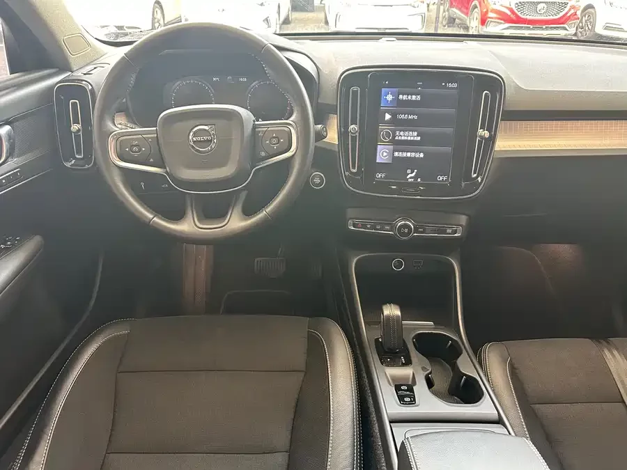 Volvo XC40