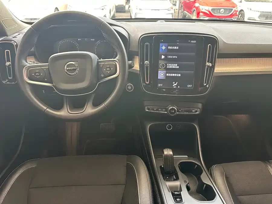 Volvo XC40