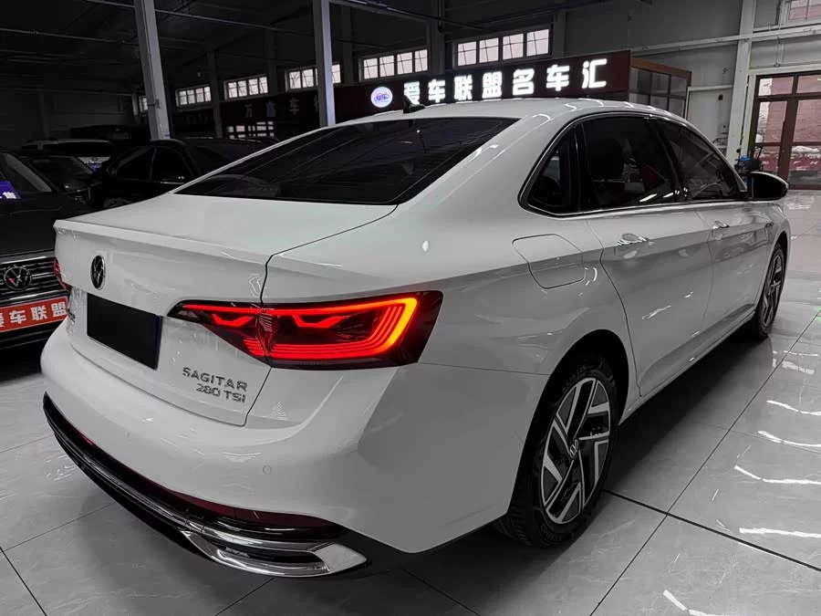 Volkswagen Sagitar